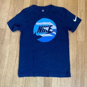 NIKE Navy Blue Boys Tee Shirt Size M